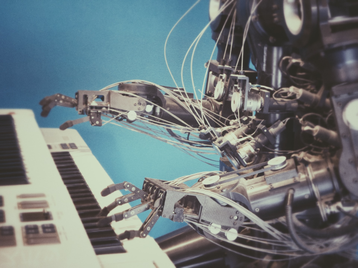 Cómo los Asistentes Virtuales impulsados por IA pueden automatizar tareas repetitivas y liberar energía mental