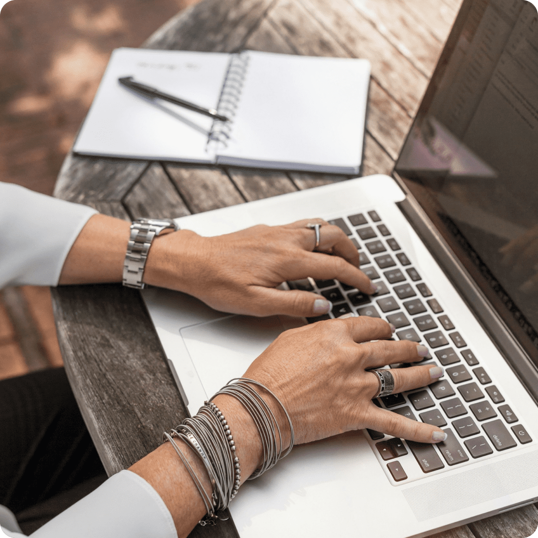 Who benefits from the AI Store Builder?