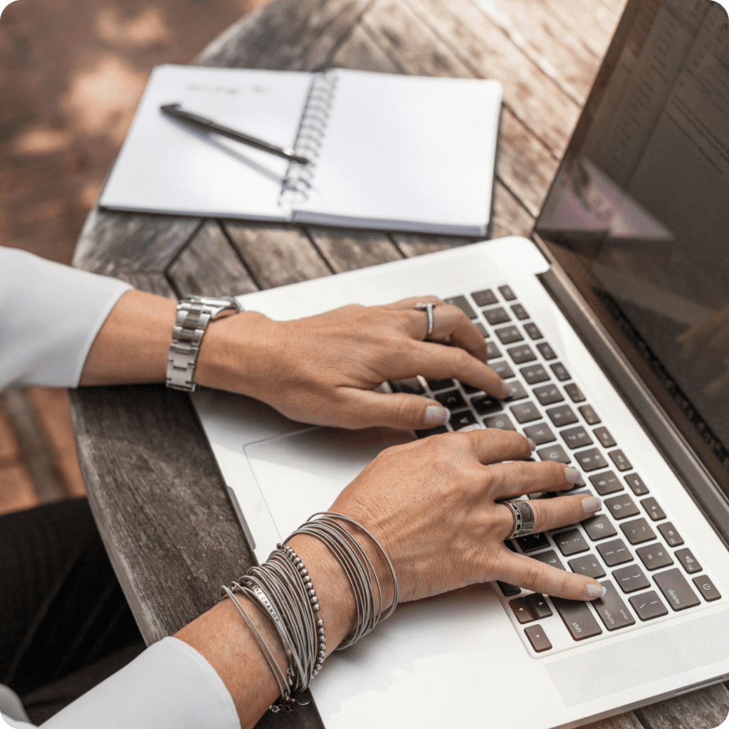 Who benefits from the AI Sentence Expander?