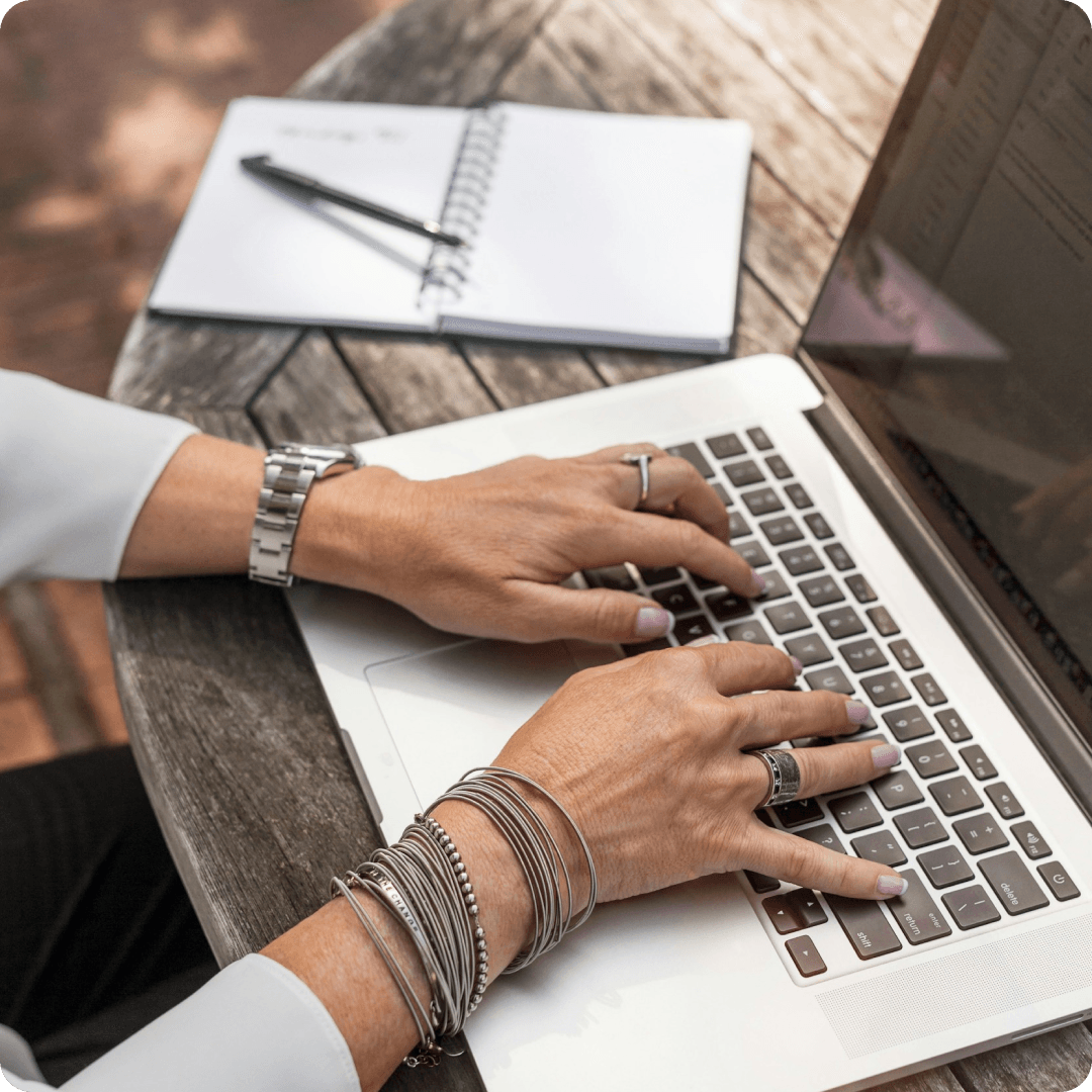 Who benefits from the AI Sentence Expander?