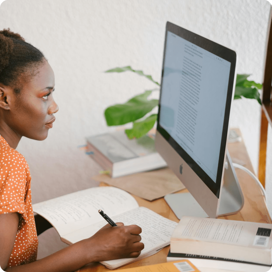 Who benefits from the AI Store Builder?