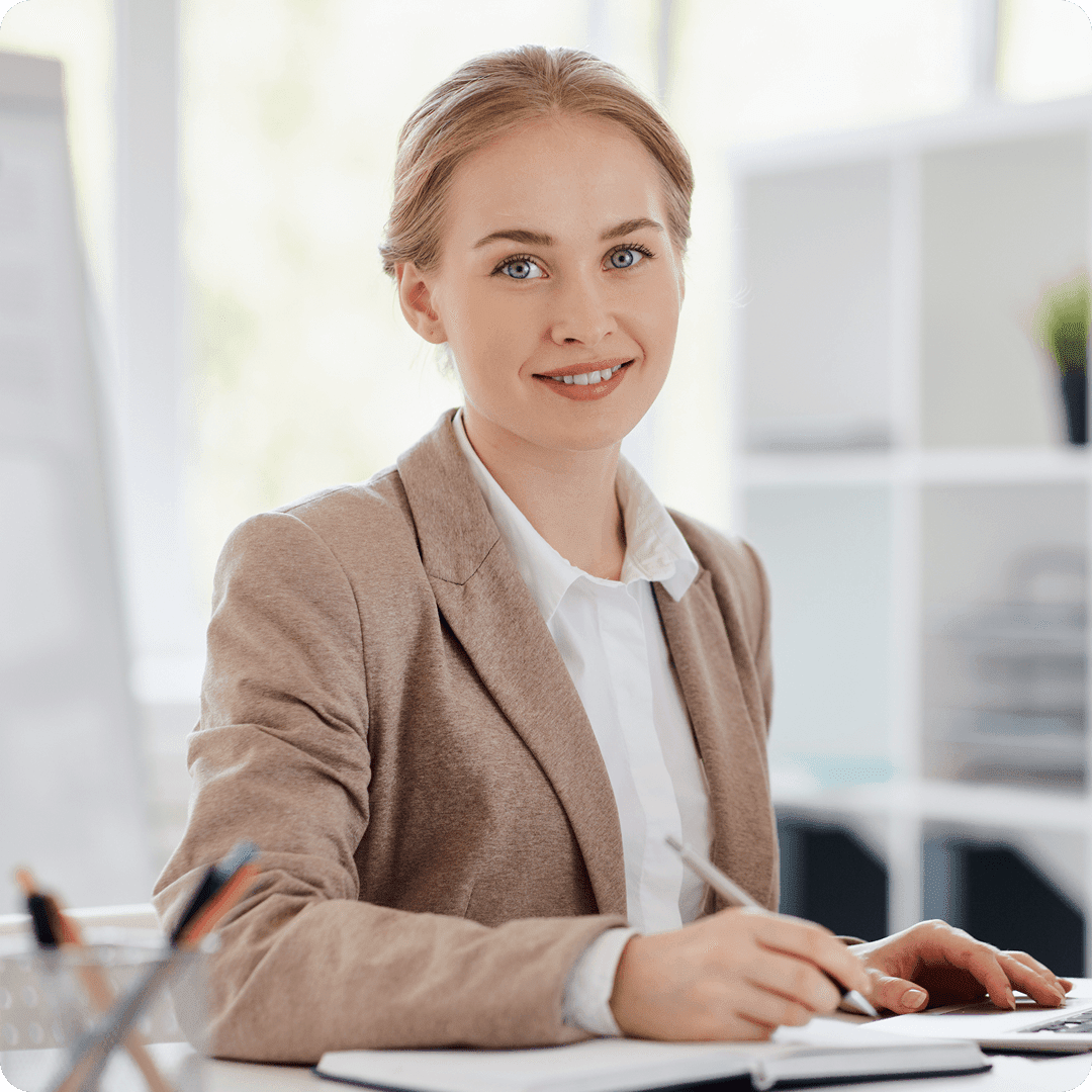 Who benefits from the AI Store Builder?