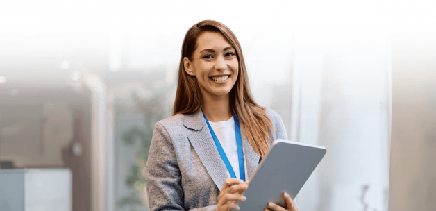 Event manager holding a tablet