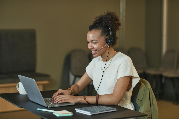 Service clientèle vs Assistance client : quelle différence ?